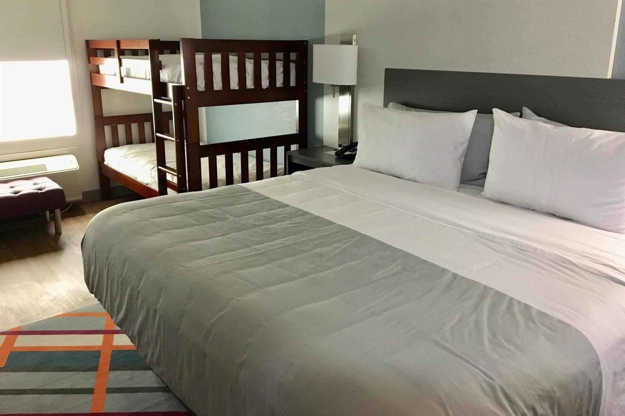 Готель Tryp By Wyndham Колледж-Стейшен Екстер'єр фото