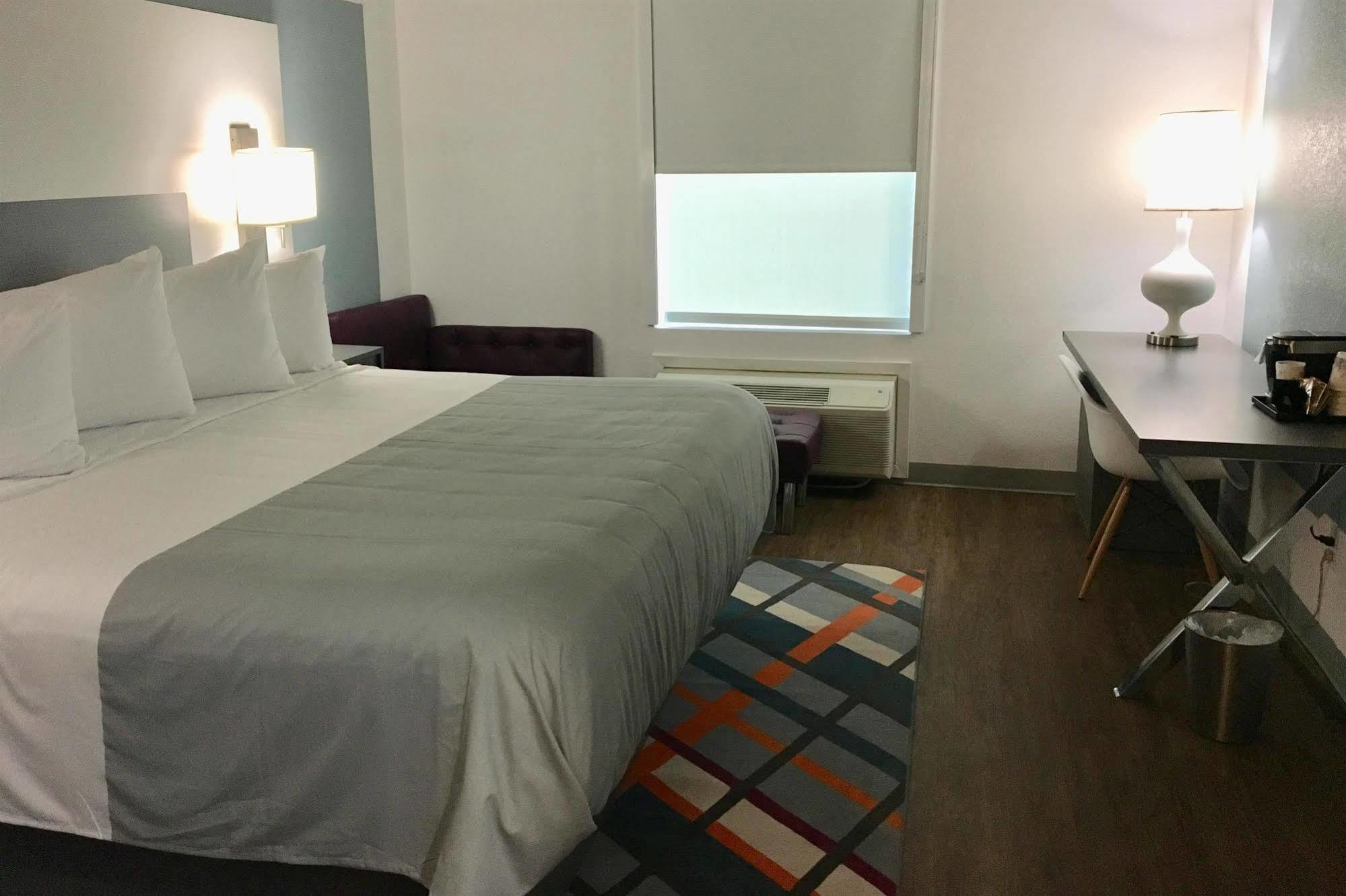 Готель Tryp By Wyndham Колледж-Стейшен Екстер'єр фото